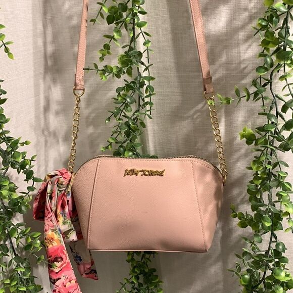 Betsy Johnson NWOT Pink Crossbody bag - Picture 1 of 11